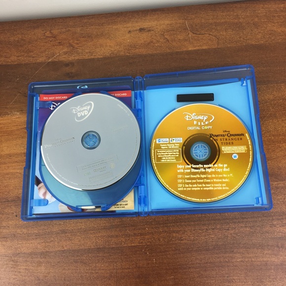 Pirates of the Caribbean On Stranger Tides Blu-ray/DVD 2011 6-Disc Set Complete - Picture 5 of 9